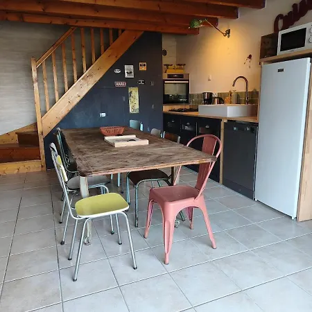 بيت للعطل Maison En Pierres Avec Boulodrome Et Ping Pong, Terrasse Et Jardin
