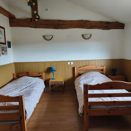 Maison En Pierres Avec Boulodrome Et Ping Pong, Terrasse Et Jardin Holiday home